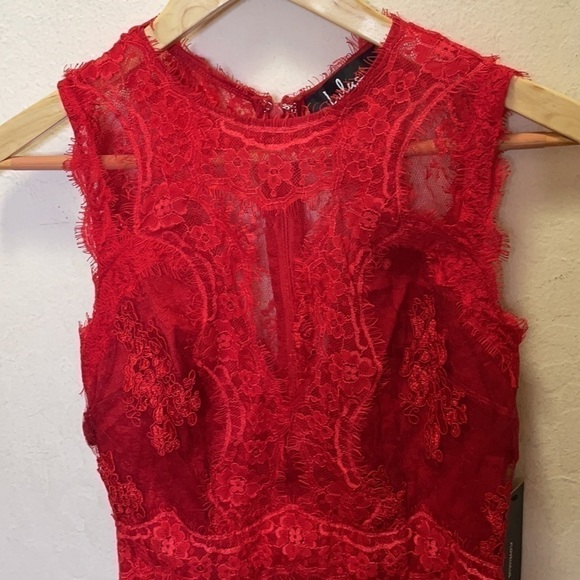 Lulu’s Until We Meet Again Red Lace Embroidered Mini Dress Size Small NWT - Picture 7 of 10